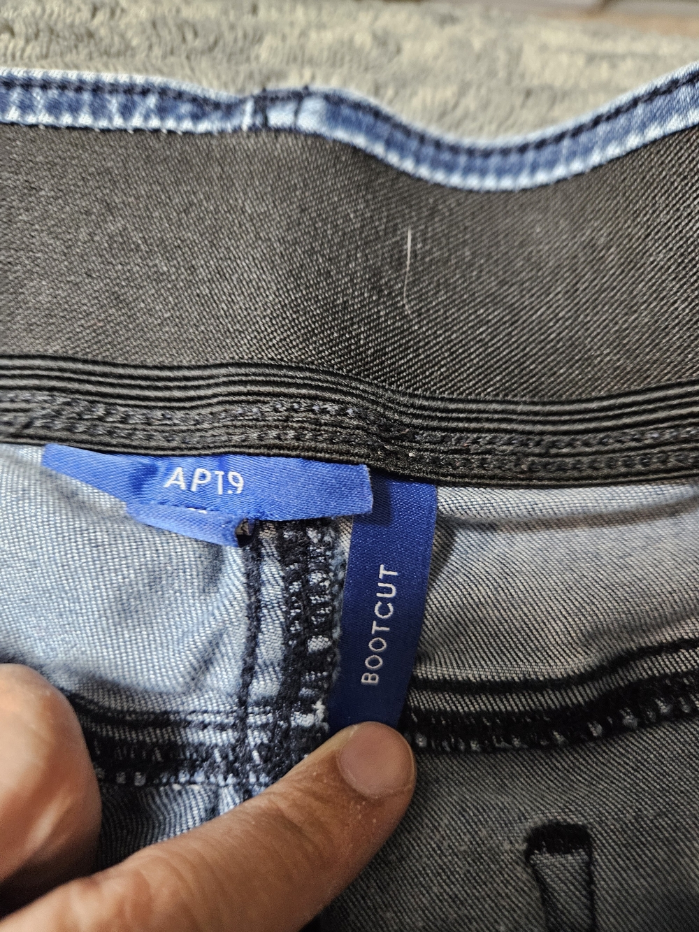 Apt. 9 Light Blue Straight-Leg Women's Jeans - Picture 4 of 6